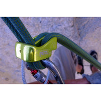 Verso - Compact, Lightweight Belay / Rappel Device - Green - OutdoorTravelGear.com